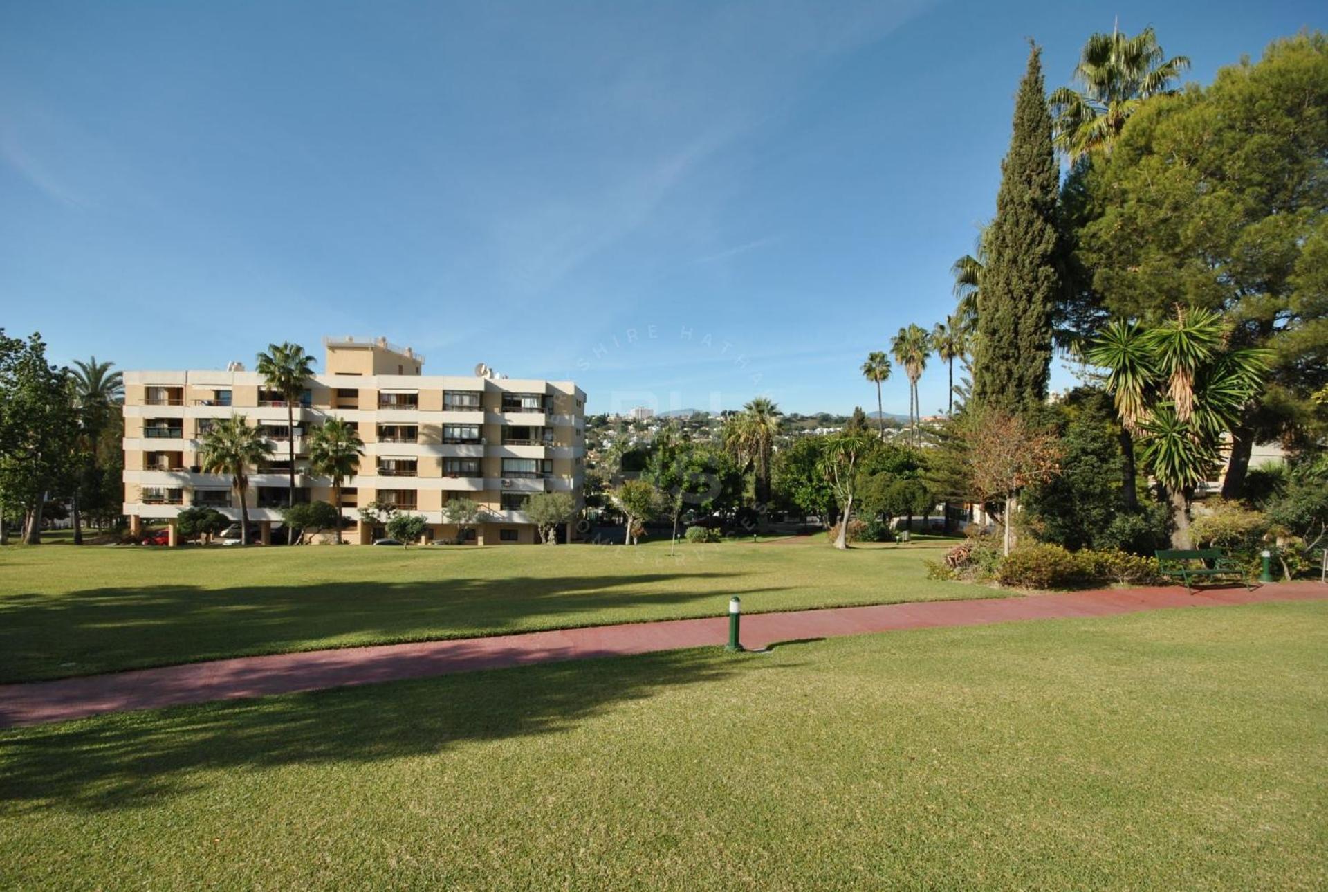 Torres De Aloha 2 Bdr Puerto Banus Leilighet Marbella Eksteriør bilde